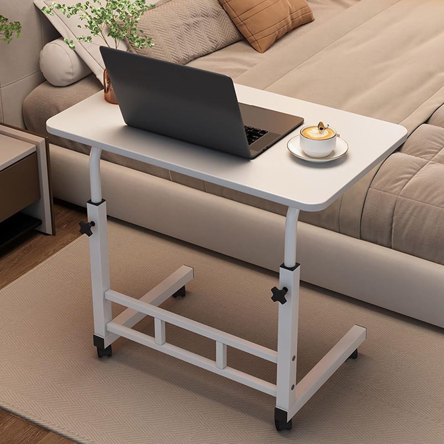 Masuta Laptop Reglabila cu Roti pentru Canapea si Pat, Blat Lemn, Cadru Metalic, Inaltime Ajustabila 63–80 cm